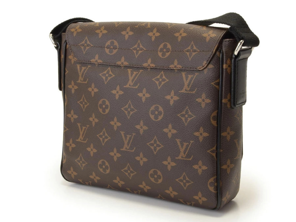 Louis Vuitton District Brown Macassar
